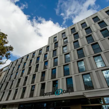 Motel One Köln-Neumarkt