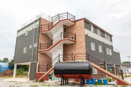 Gochang Star Sea Pension Отели рядом с достопримечательностью «Chan Yun Temple»