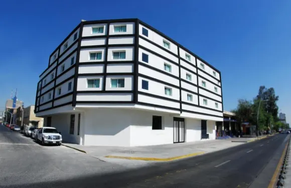 波多諾伏廣場中央酒店