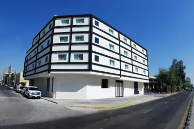 Hotel Portonovo Plaza Centro Các khách sạn gần Jose Cuervo Express Train