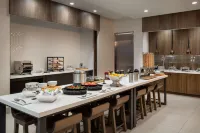 Hilton Garden Inn Visalia - breakfast