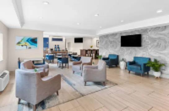 เบสท์เวสเทิร์น ออตทัมวา อินน์แอนด์สวีทส์