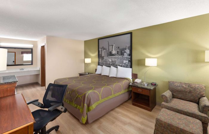 Super 8 by Wyndham Fort Mitchell Cincinnati Area