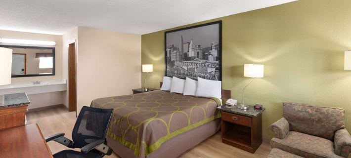 Super 8 by Wyndham Fort Mitchell Cincinnati Area Hotels in Kenton County