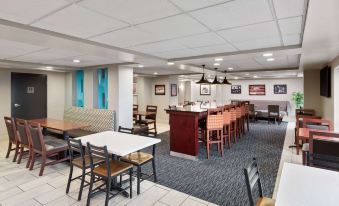 La Quinta Inn & Suites by Wyndham Goodlettsville - Nashville