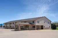 Super 8 by Wyndham Humboldt - 2つ星