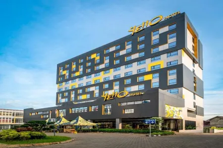 Yello Hotel Jambi Отели в г. Tambak Sari