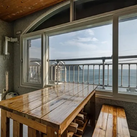 Geojedo Beach Mongdol House Pension