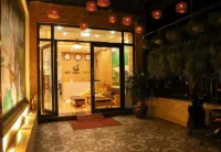 Duc Khoi Hotel Hotels near Thành Cổ Mục Mã