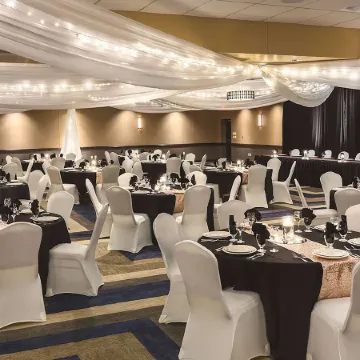 Wyndham Bloomington - Mall of America