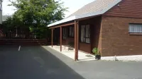 Carisbrook Motel Hotels in Mosgiel
