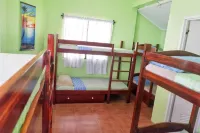 Puesta del Sol Beach Bungalows and Restobar - بار
