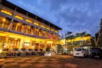 The Victoria Luxurious Guesthouse Hotel dekat Masjid Al Falah Sariasih