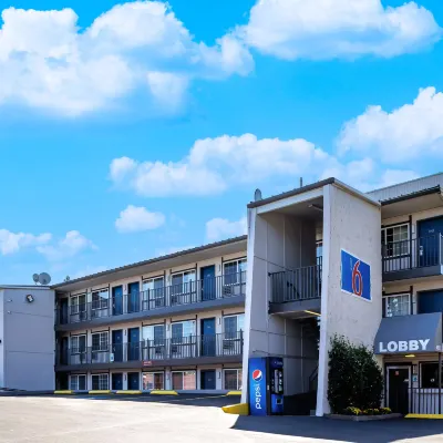 Motel 6 Portland, or – Southeast Hotels near Mount Tabor Park