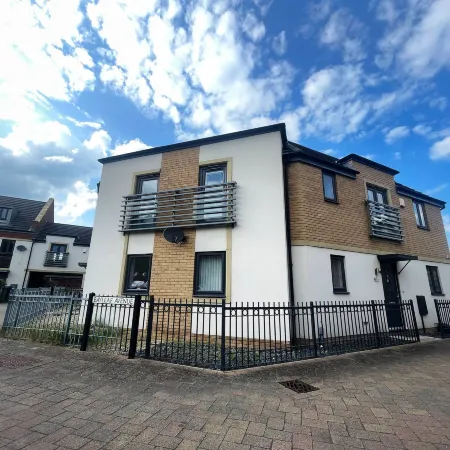 Hampton 3-bedroom Luxury Escape With Parking