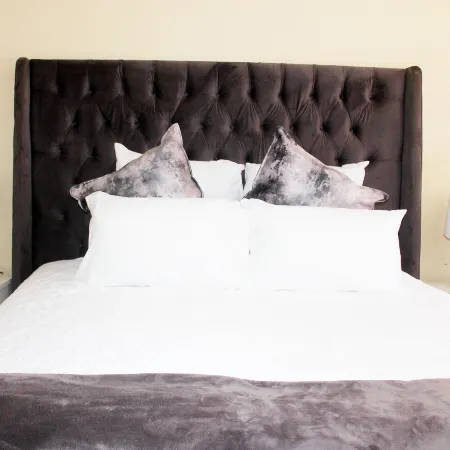 Cozy 3 Bed Duplex ,sleeps 6 With Double Bathroom
