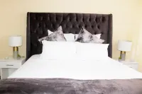 Cozy 3 Bed Duplex ,sleeps 6 With Double Bathroom