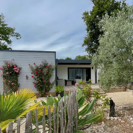 Modern and Cosy Ecolodge, Shared Heated Pool, les Mathes