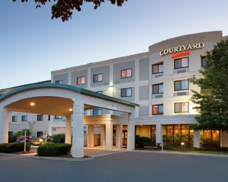 Courtyard Middletown Goshen Hotels in Wallkill
