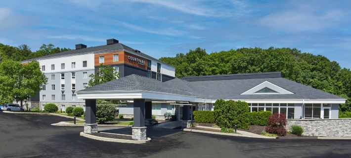 Courtyard Rochester East/Penfield Hotels in Monroe County