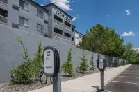 Courtyard Reno - parking