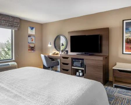 Hampton Inn Greenfield Hotels in Greenfield
