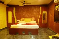 Navagiraga Resorts & Hotel Hotels in Nagapattinam