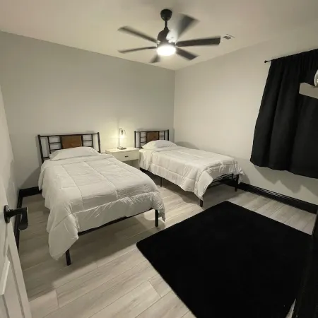 Cozy 3bed 2bath house on half ac of land mins from game time at the grounds