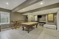 Large Cozy Retreat in West Omaha, Family Friendly with Game Rec Room!