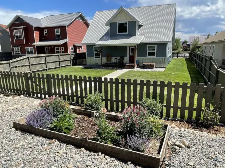 Cozy Gunnison Home