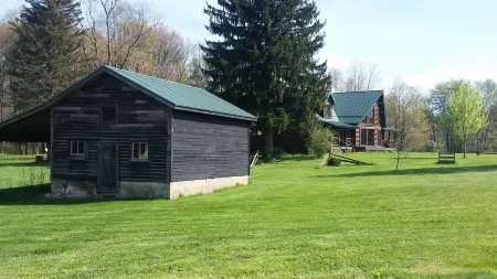 Lodge on Pine Ridge, with private 50 acres