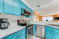 Updated Oceanfront Condo! Come and Relax by the Sea!