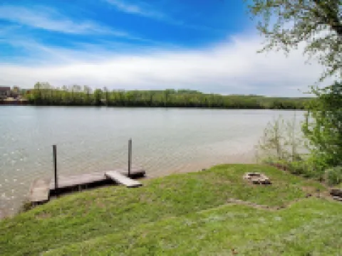 Riverfront Retreat with Dock! Just a few minutes from the local boat ramp Hotels in Nitro