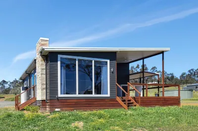 Magpie Two - Two for Joy Estate. 3 Bedroom Sleeping 6
