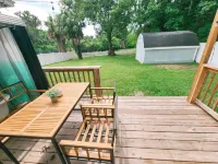Charming 4-bedroom Cottage- BEST LOCATION & BACKYARD