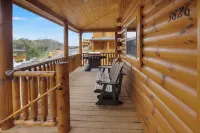 3 miles to Dollywood! Family size Cabin with Indoor Pool/Games, PS 5 & Hot tub
