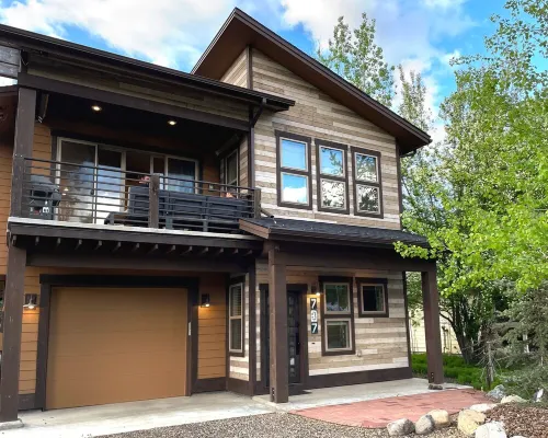 Walk to Beach/Town - Bright, New Modern Getaway