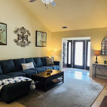 The Retreat - Entire Residential Home!