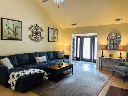 The Retreat - Entire Residential Home!