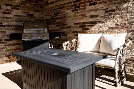 Cozy Home 1 Mile From Food/Shopping, Close to Kaw and Ponca Lake