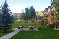 Powder Mountain Base Camp - Moose Hollow Ski and Golf