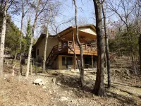 Lake Escape-Lakefront-Marina Nearby & Big TV's-Pool Table