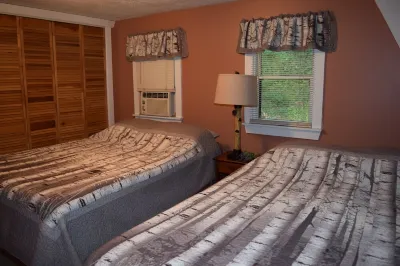 Charming and Spacious A-Frame minutes from James Creek Launch - Raystown Lake Raystown Lake Visitor Center 주변 호텔