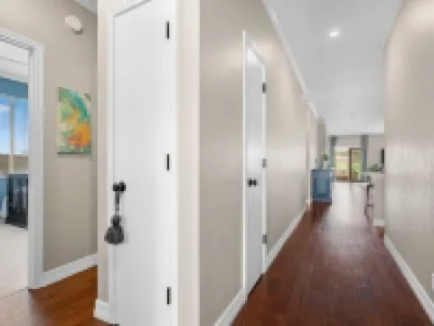 2 King Beds in This Relaxing Home on the Greenbelt. Hotels in Buda