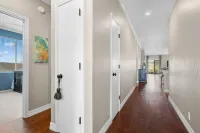 2 King Beds in This Relaxing Home on the Greenbelt.