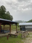 MT. Hideaway 2 bedroom, Lg. parking, .straight across from Buffalo MT. Trail 14