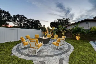 Clearwater Villa 6 Br, Heated Pool,  Mini Golf,  4K Projector Lounge Theatre Hotels near Pinellas Bike Trail