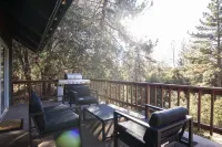 Idy Hideaway: Picturesque Mountain Cabin in Perfect Location