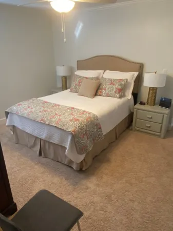 Fantastic Condo Within Walking Distance Of Football Stadium, Grove And Campus