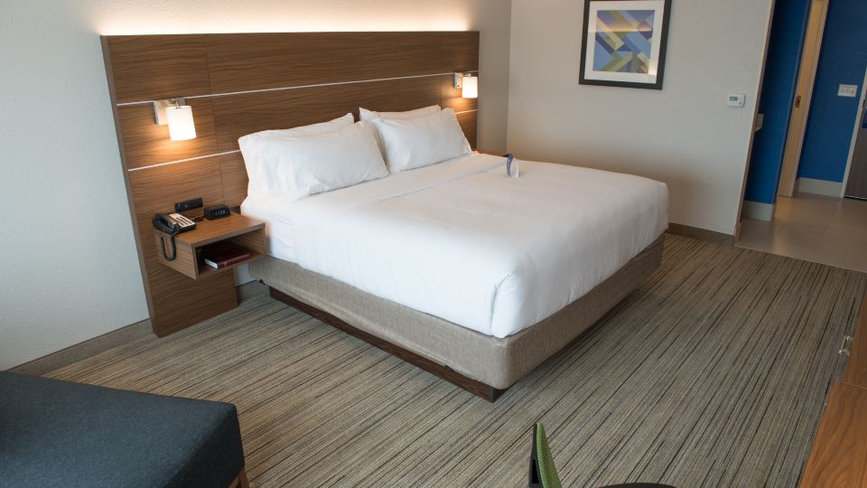 Holiday Inn Express & Suites LOUISVILLE N - JEFFERSONVILLE by IHG